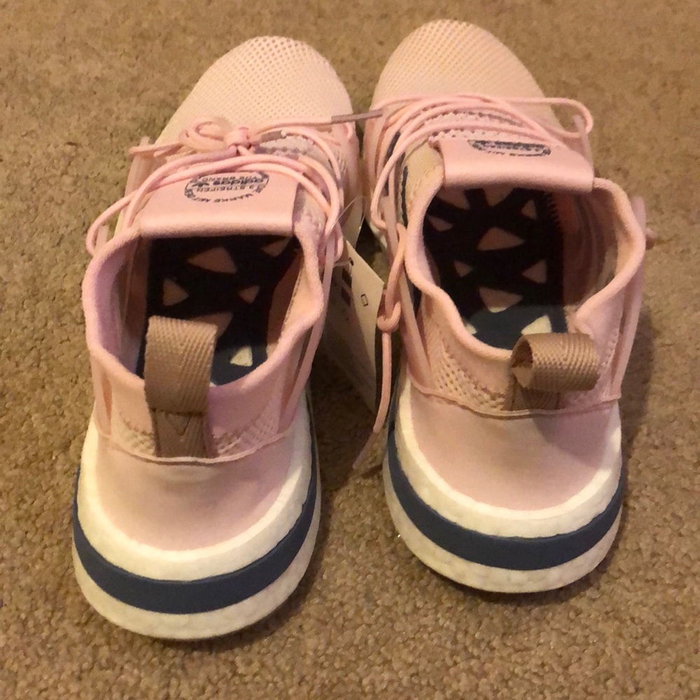 women’s adidas running shoes - Picture 3 of 3